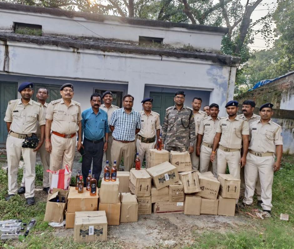 बागबेड़ा अन्तर्गत बेड़ाधीपा में छापेमारी कर अवैध शराब भंडारण स्थल का उद्भेदन किया गया